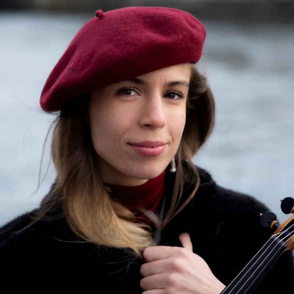 lara pouget
