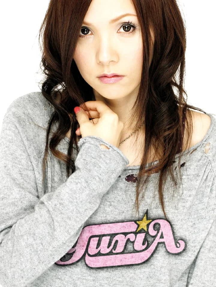 SHINDI — 3 YEARS : Nala, Teamo, Velcro, Yuria