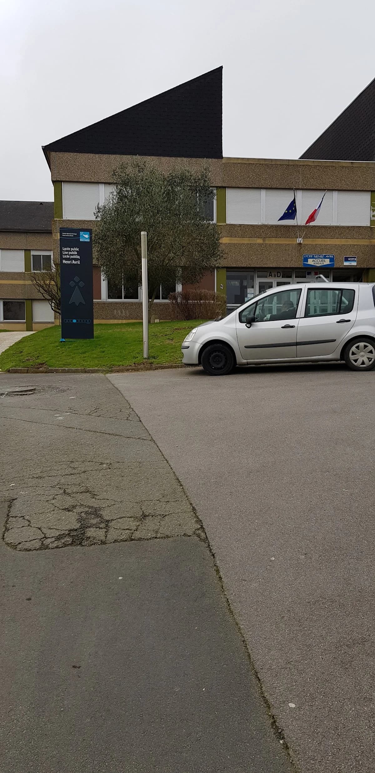 Lycée Henri Avril
