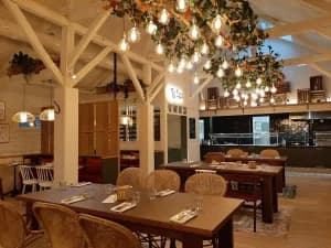Pelouse du restaurant Le Re-père