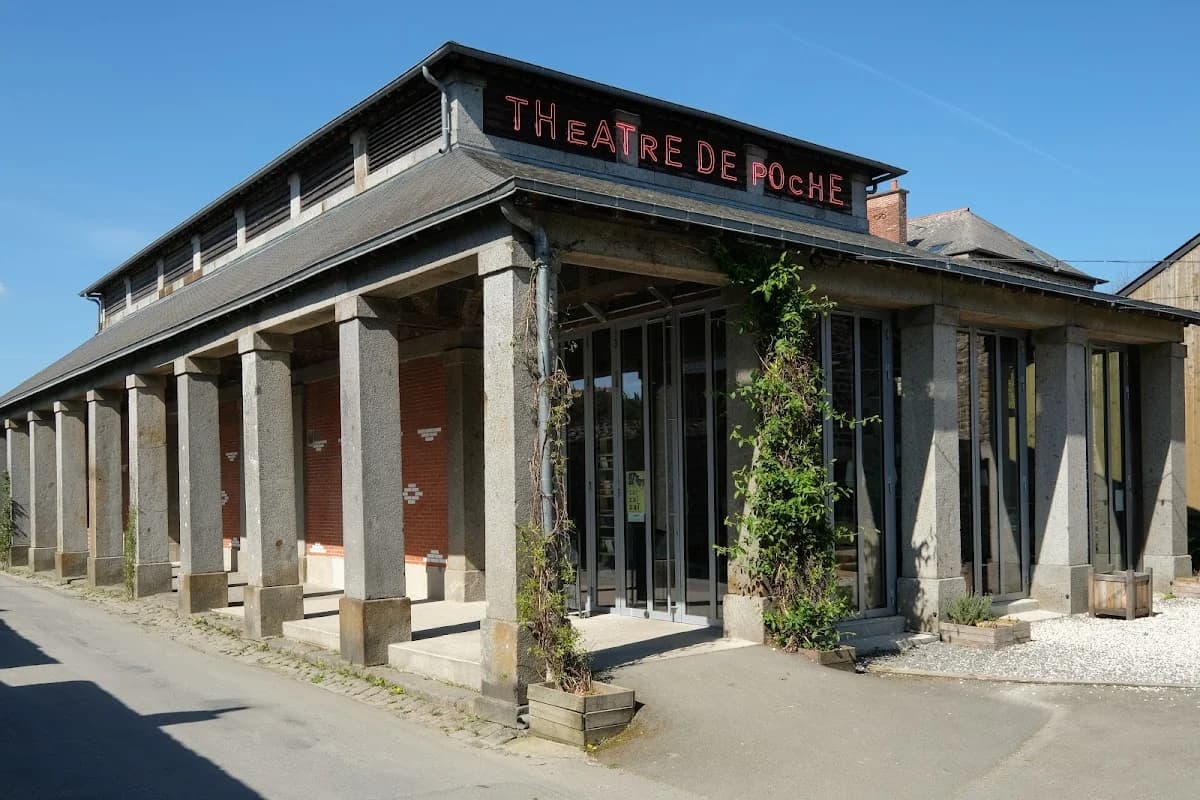 Place du château Hédé-Bazouges