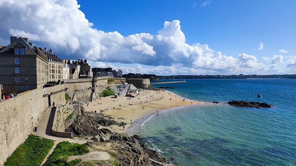Remparts de Saint-Malo, Portes de Dinan