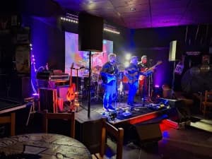 SNOWROCK Pub